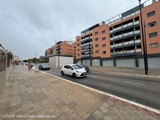 Adosado a la venta SIN POSESIÓN en Montequinto - SEVILLA