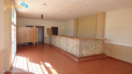  CAFETERIA LISTA PARA FUNCIONAR EN BARRIADA DE LLERA - BADAJOZ 