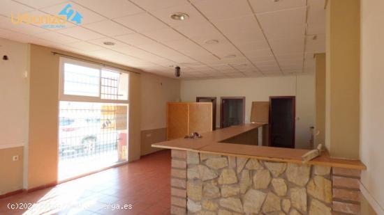 CAFETERIA LISTA PARA FUNCIONAR EN BARRIADA DE LLERA - BADAJOZ