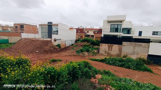 VENTA DE SUELO EN VISTA HERMOSA - CACERES