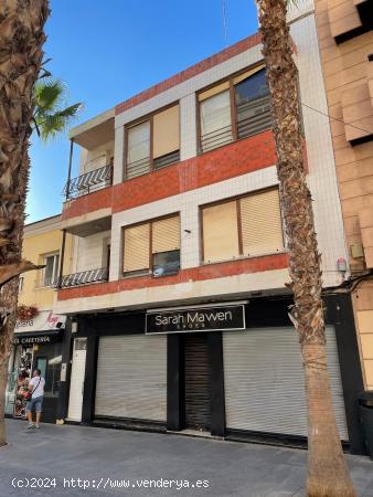 EDIFICIO IDEAL PARA DERRIBAR Y CONSTRUIR EN EL CENTRO DE TORREVIEJA - ALICANTE