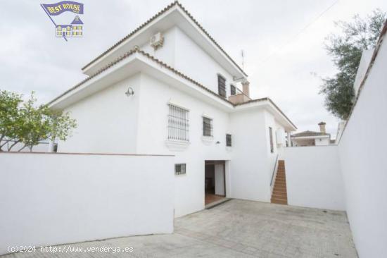 VENTA DE CHALET EN EL SANTISCAL - CADIZ