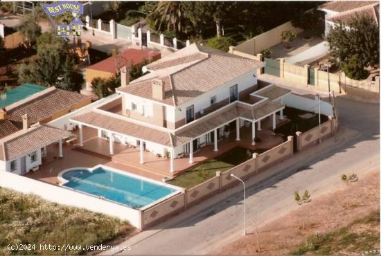 VENTA DE CHALET EN EL SANTISCAL - CADIZ