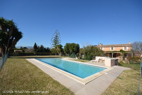  Rústica con jardines, piscina y vistas a la Sierra de Tramuntana – Marratxí - BALEARES 