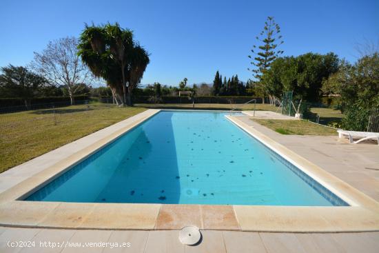 Rústica con jardines, piscina y vistas a la Sierra de Tramuntana – Marratxí - BALEARES