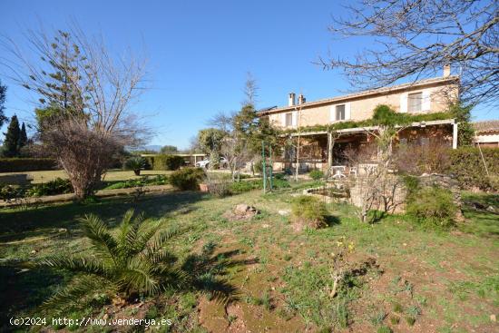 Rústica con jardines, piscina y vistas a la Sierra de Tramuntana – Marratxí - BALEARES