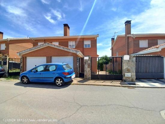 EXCELENTE OPORTUNIDAD, ¡¡¡ BONITO Y PINTORESCO Chalet con MARAVILLOSAS VISTAS al Campo!!! - GUADA