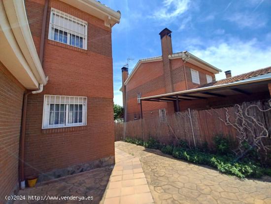 EXCELENTE OPORTUNIDAD, ¡¡¡ BONITO Y PINTORESCO Chalet con MARAVILLOSAS VISTAS al Campo!!! - GUADA