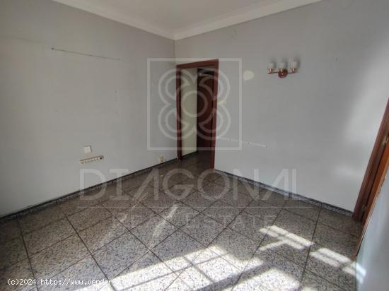 Se Vende en Hospitalet de Llobregat - BARCELONA