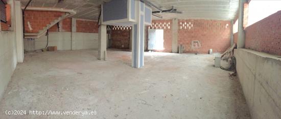 ESTUPENDO LOCAL COMERCIAL EN LOS GARRES - MURCIA