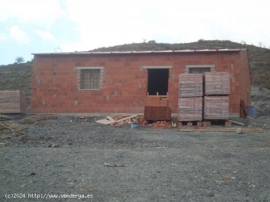 Finca rústica con Vivienda en Construcción. - MURCIA