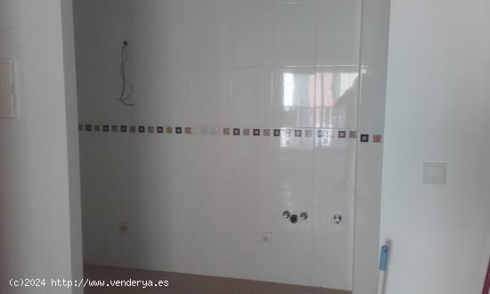 Apartamento, ¡¡a estrenar!!, con garaje incluído. - MURCIA