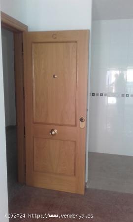 Apartamento, ¡¡a estrenar!!, con garaje incluído. - MURCIA