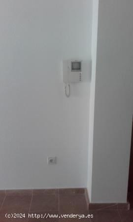 Apartamento, ¡¡a estrenar!!, con garaje incluído. - MURCIA