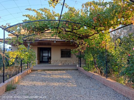 Casa con piscina en Purias - MURCIA