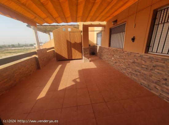 Piso de tres dormitorios en Torre del Obispo - MURCIA