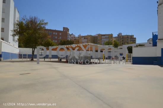 Cesión de espacios a terceros, de centro escolar situado en plena Ronda Histórica de Sevilla. - SE