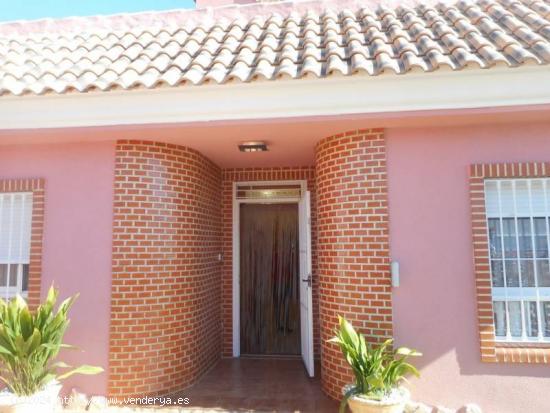 Chalet en venta en Fortuna (Murcia) con 1.000 m2 de superficie de parcela. - MURCIA