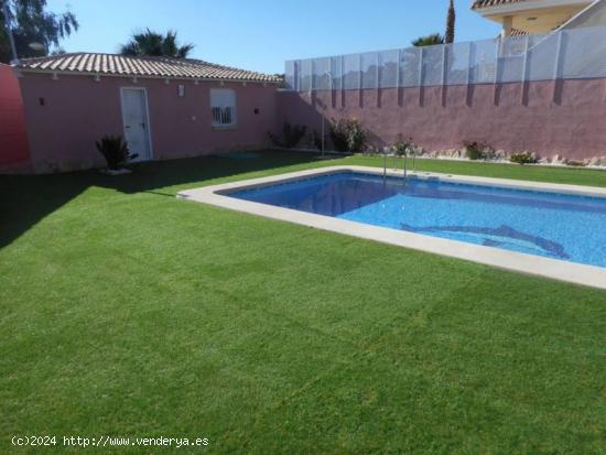 Chalet en venta en Fortuna (Murcia) con 1.000 m2 de superficie de parcela. - MURCIA