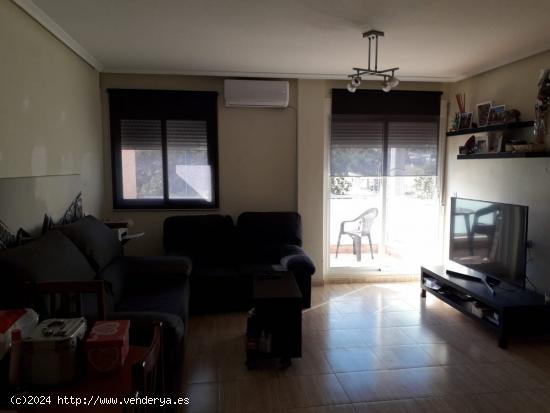  Estupendo Bungalow en Benferri con piscina comunitaria y plaza de garaje. - ALICANTE 