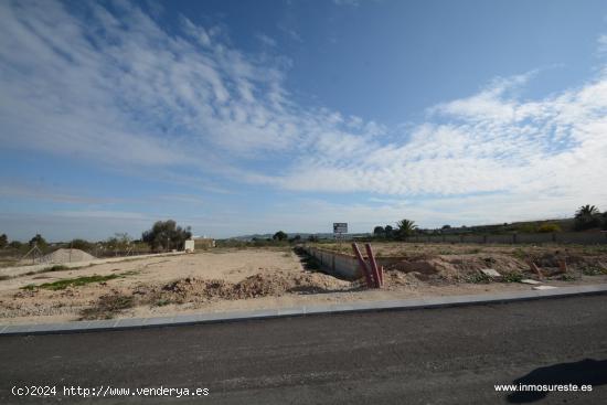 Parcela industrial en el Polígono Industrial de Bigastro. Parcela con un superficie de 776 m2. - AL