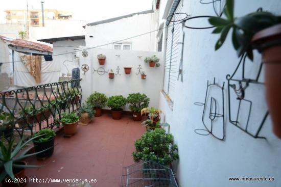 Casa en el centro de Orihuela para reformar. Vivienda de 189 m2 construidos en dos plantas. - ALICAN