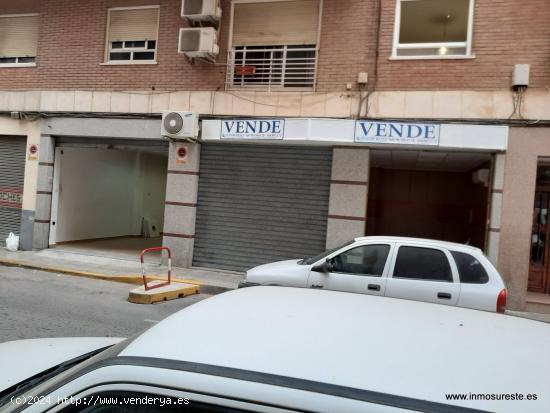 Local comercial en pleno centro de la ciudad de Orihuela. 110 m2. construidos y 1 aseo. - ALICANTE