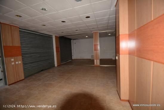 Local comercial en pleno centro de la ciudad de Orihuela. 110 m2. construidos y 1 aseo. - ALICANTE