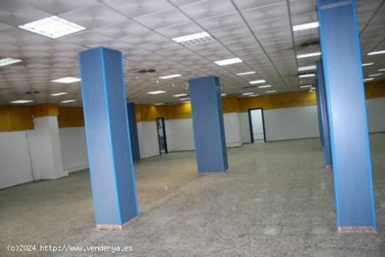 Alquiler local comercial en Orihuela, 120 m2. de superficie,  con 1 aseo. - ALICANTE