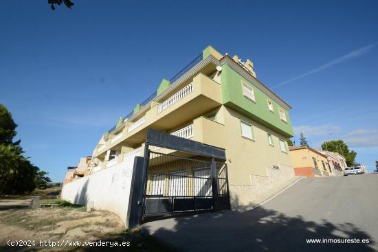 Piso en Torremendo (Orihuela) con 2 habitaciones, 2 baños y plaza de garaje cerrada. - ALICANTE