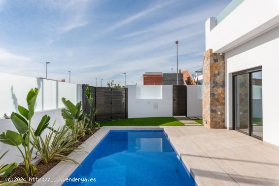 VILLAS PAREADAS NUEVAS CON PISCINA PRIVADA Y SOLARIUM EN PILAR DE LA HORADADA !!! - ALICANTE