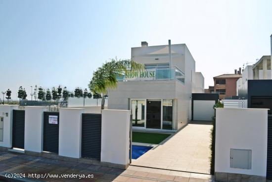 Complejo de lujo de 22 nuevas villas independientes en Los Alcázares - MURCIA