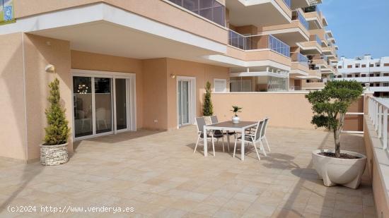 FANTASTICO RESIDENCIAL EN LA PLAYA - ALICANTE