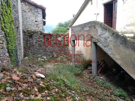 CASA DE PIEDRA PARA REFORMAR. SOBA - CANTABRIA