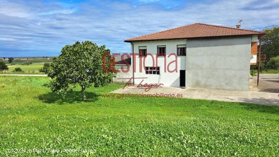 CASA CON AMPLIA PARCELA, CERCANO A LOS ARENALES DE RIBAMONTAN AL MAR. CARRIAZO - CANTABRIA