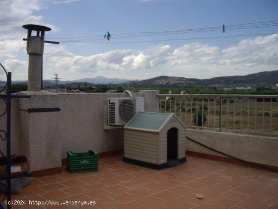 Casa VENTA en Castellón, zona Benadresa, 280m de superficie, 4 habitaciones. NEGOCIABLE - CASTELLON