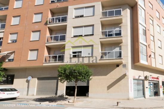  Local comercial en Mura con 123 m2 diafano y 2 puertas - VALENCIA 