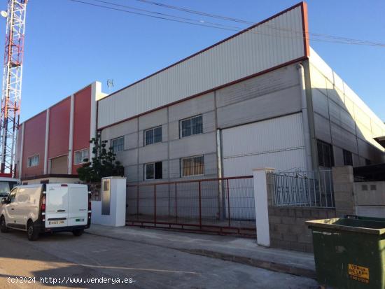  EXCLUSIVA REF 03768 Nave industrial seminueva 593 m² - VALENCIA 