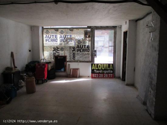 BONITO LOCAL EN AMPLIA AVENIDA - SALAMANCA