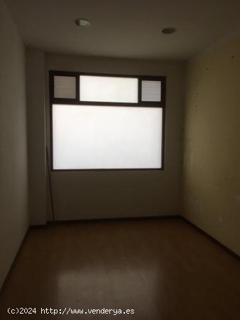 ESTUPENDO LOCAL COMERCIAL DE 50 M2. - SALAMANCA