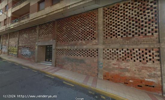 LOCAL EN VENTA O ALQUILER GRANDES DIMENSIONES. - SALAMANCA