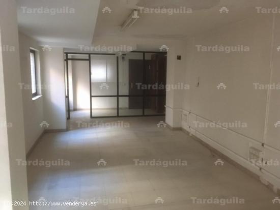  ALQUILER 80 M2 DE OFICINAS EN CALLE RODRÍGUEZ FABRÉS. - SALAMANCA 