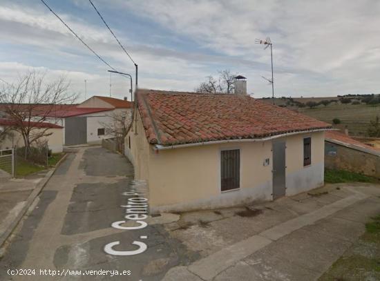  CASA EN EL PUEBLO DE PELAYOS JUNTO AL PANTANO DE SANTA TERESA - SALAMANCA 