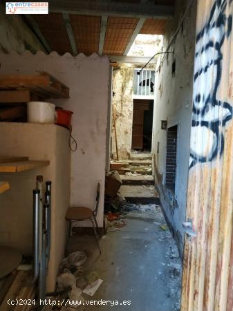 CASA PARA REFORMAR, EN ZONA CENTRO DE LA VALL, CON ACCESO A DOS CALLES. - CASTELLON