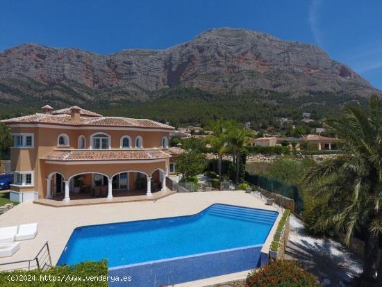 Villa de lujo en el Montgo en Javea - ALICANTE