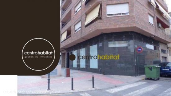  LOCAL EN ESQUINA DE 150 M2 EN GRAN AVENIDA CON GRANDES ESCAPARATES, DIVIDIDO EN VARIAS ESTANCIAS. -  