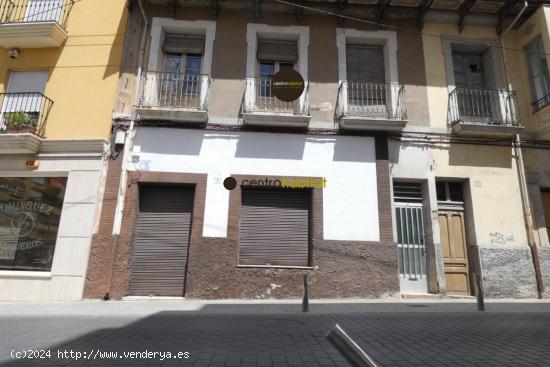 Casa con local comercial en planta baja - ALICANTE