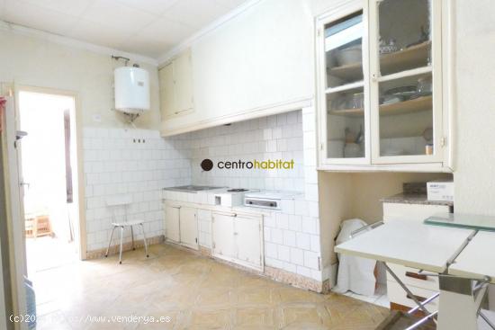 Casa con local comercial en planta baja - ALICANTE