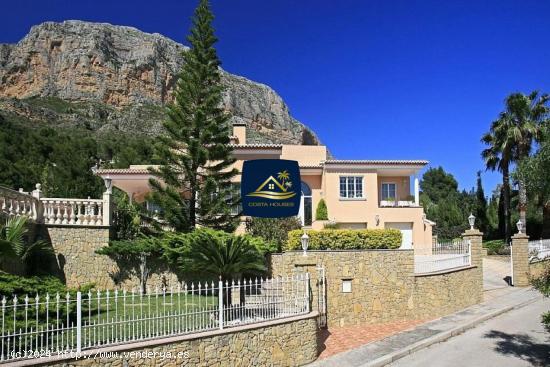 ⚜ Lujosa Villa de Arquitectura y estilo Colonial en la falda de la Montaña MONTGO · Javea ⚜ - 