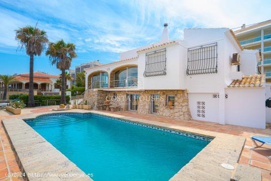 ᗤ VILLA FRENTE AL MAR en Javea | Villa Mediterránea Primera Línea de Playa | SEAFRONT LUXURY VIL